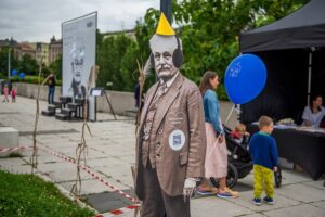 53843112983 5558640364 c